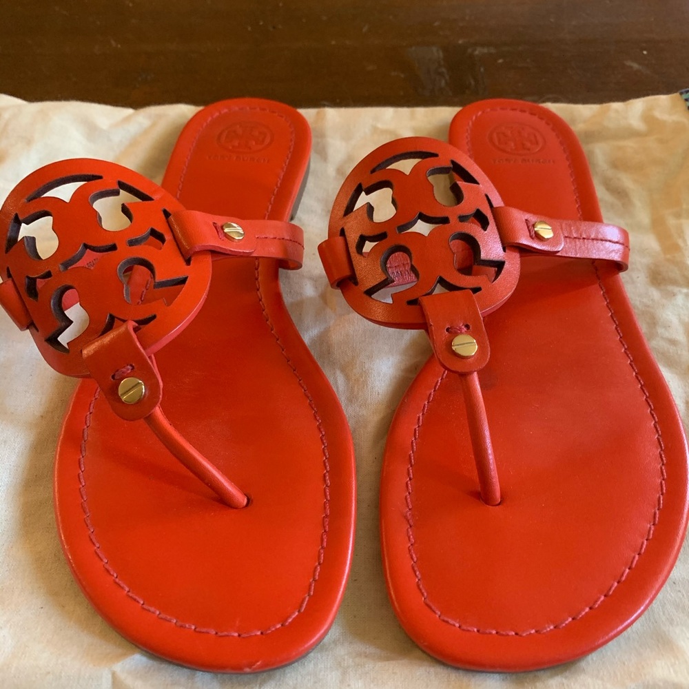 Tory Burch Miller - poppy red - like new - size 9